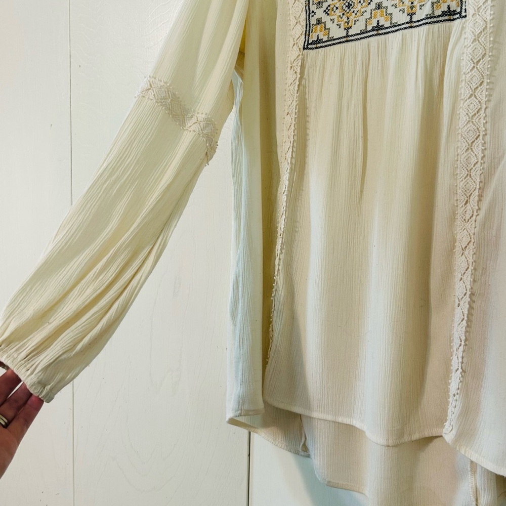 Knox Rose Cream Blouse with Embroidery - Picture 4 of 7